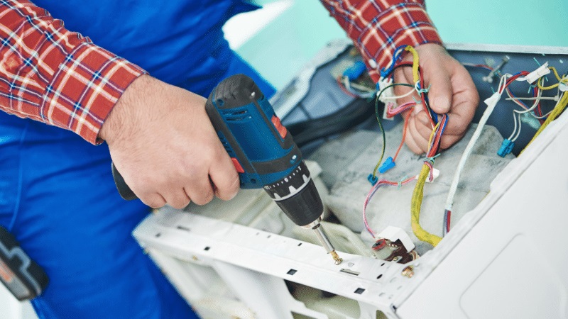 Gölcük ECA ECA çamaşır makinesi kart tamiri – Su almama arızası orijinal parça ile giderildi. - Teknik servis örneği